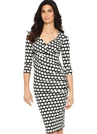 Красивое черное платье в белый горох