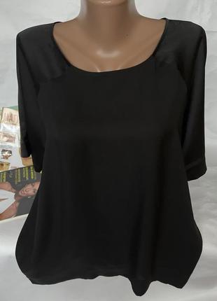 Базова чорна блуза