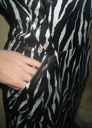 Стильне плаття з кишенями 9