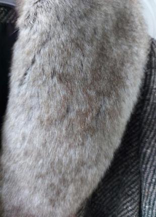 Трендовое брендовое винтажное коричневое длинное шерстяное пальто с меховым воротником4 фото