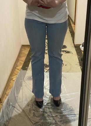 Стильные джинсы, легкий клеш, размер m-l10 фото