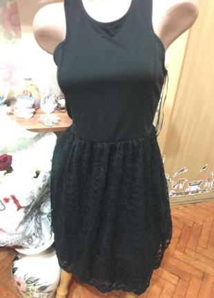 Шикарне плаття з ажурним низом clarks