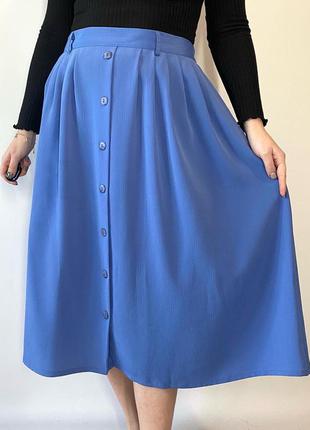 Ніжна спідничка міді