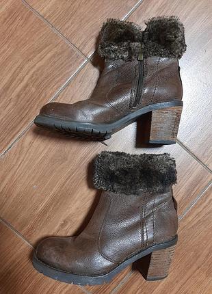 Кожаные полусапожки на устойчивом каблуке