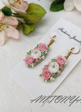 Сережки з рожевими мініатюрними квітами, красиві сережки з трояндами2 фото
