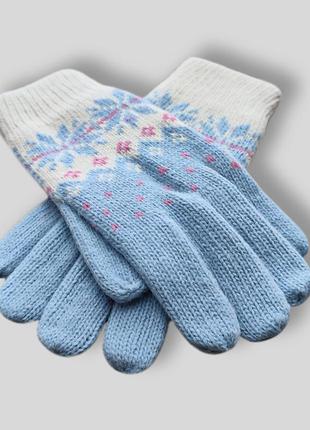 Перчатки вязанные женские голубого цвета теплые c оргаментом снежинки5 фото