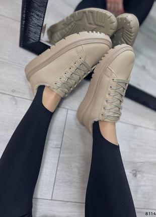 Женские зимние бежевые кеды на меху жіночі круті бежеві кеди з хутром на зиму3 фото