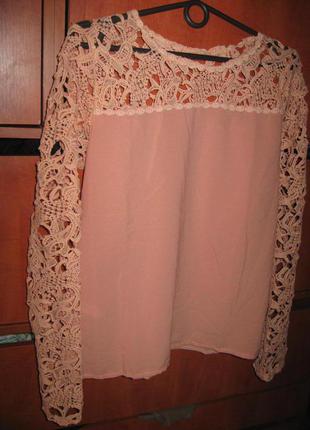 Блуза з мереживом коралова