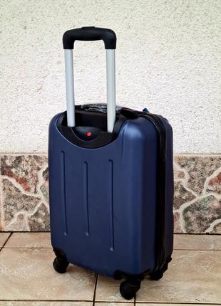 Качественные  бютик косметичка  чемодан валіза wings3 фото