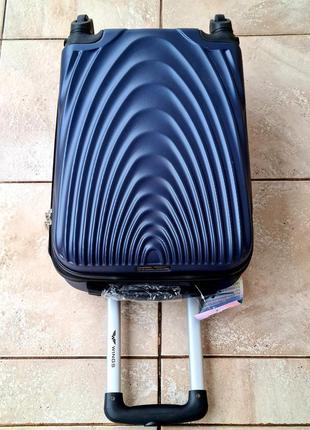 Качественные  бютик косметичка  чемодан валіза wings8 фото