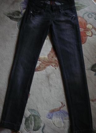 Джинсы темно-серые с эффектом потертости