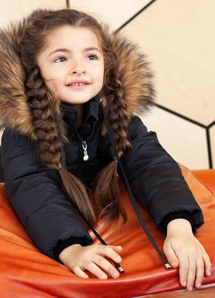 Детский однотонный зимний комбинезон черного цвета и опушкой из натурального меха4 фото