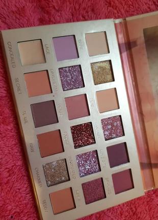 Палетка теней  nudabeauty