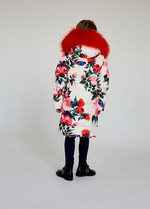 Детское зимнее пальто с принтом розы с натуральной опушкой2 фото