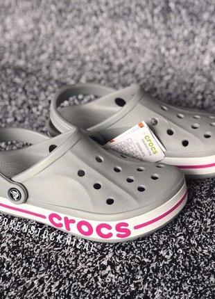 Crocs bayaband light grey / candy pink крокси сабо сірі