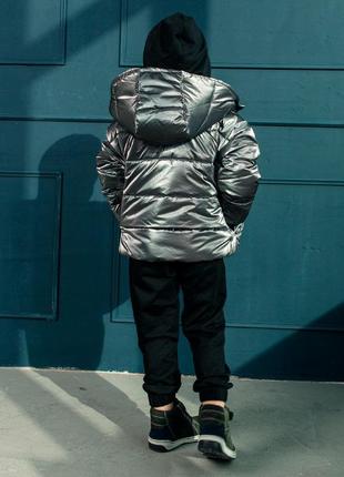 Демісезонна куртка дитяча на темно-сірому кольорі для хлопчика2 фото