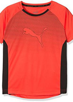 Яркая футболочка puma