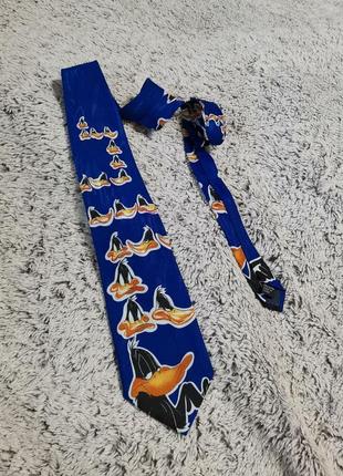 Винтажный коллекционный мультяшный галстук , утка looney tunes, 1995 год.