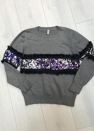 Свитер. кофта девочке