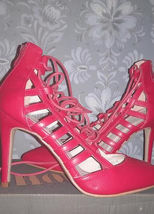 Акція! яскраві шикарні туфлі! для справжньої леді!