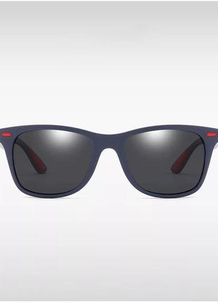 Стильные очки в синей оправе