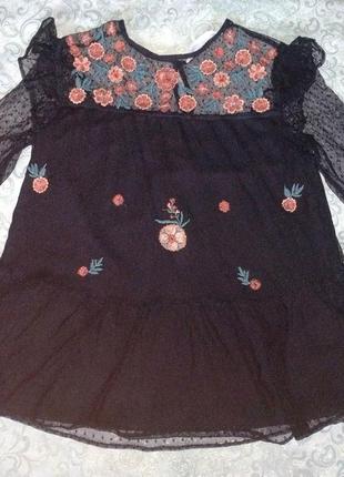 Блуза с вышивкой