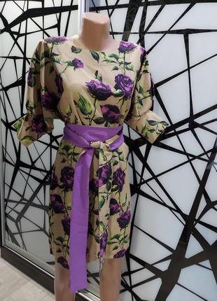 Шикарное платье в фиолетовые розы с широким поясомlakerta 36 размнр4 фото