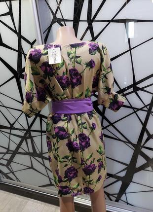 Шикарное платье в фиолетовые розы с широким поясомlakerta 36 размнр9 фото
