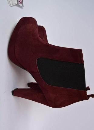 Оригинальные кожаные ботильоны бренда ganni