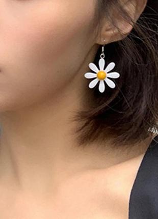 Сережки ромашки