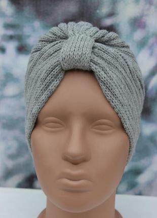 Стильна серая шапка stradivarius