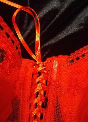 Бюстгальтер-корсет с подвязками для чулок