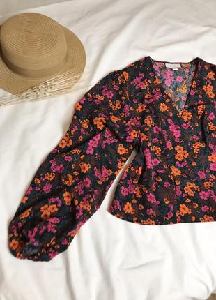 Блузка, слуза, топ в цветочный принт с объёмными рукавами5 фото