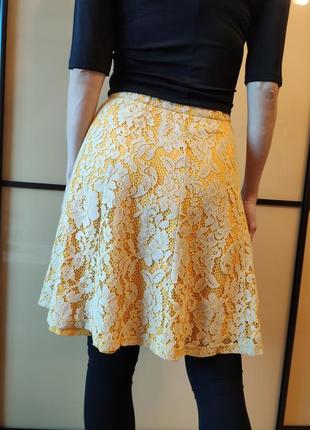 Кружевная желтая короткая мини юбка  от selected femme6 фото