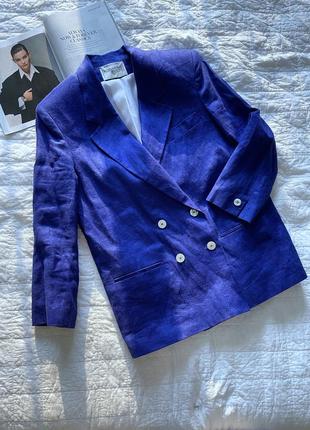 Двубортний піджак трендового кольору