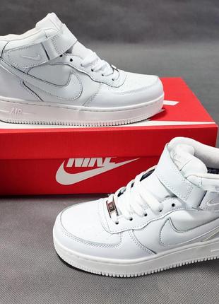 Женские зимние кроссовки nike air force 1 high белые5 фото