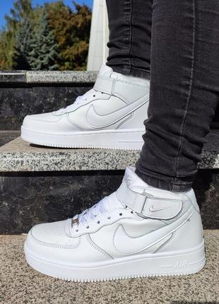 Жіночі зимові кросівки nike air force 1 high білі3 фото