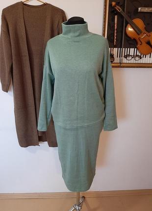 Шикарый комплект ( светр+ спідниця) - новий.