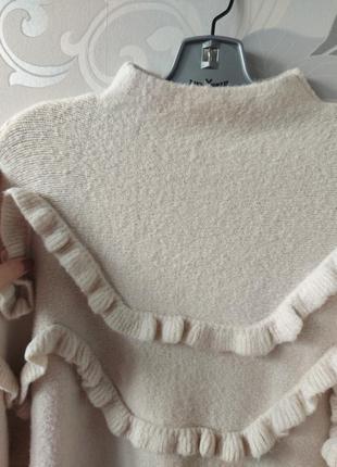 Бежевый молочный свитер с высоким горлом и оборками кофта джемпер vero moda4 фото