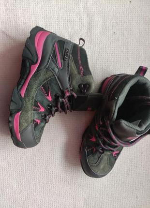 Зимові черевики.