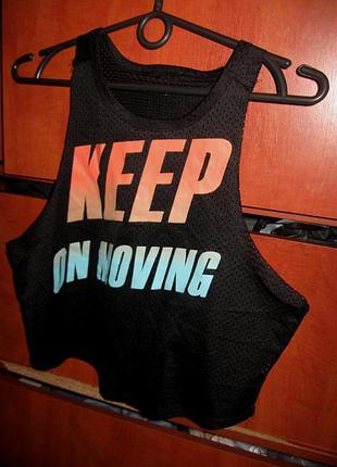 Топ спорт с принтом черный