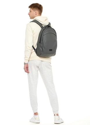 Чоловічий рюкзак місткий і практичний з якісної шкіри у графітовому кольорі