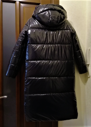 Женский пуховик из ткани moncler размер 46-48 с белым мехом на капюшоне6 фото