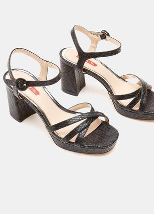 Босоножки bata