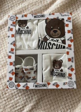 Moschino дитячі набори для новонароджених бодік штани шапочка