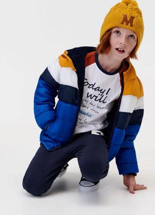 Тепла курточка з капюшоном ❤️💙🖤