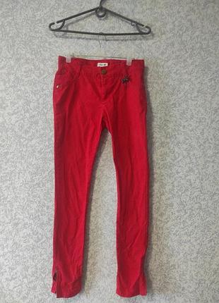Красные джынсы