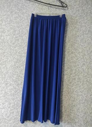 Довга спідниця.