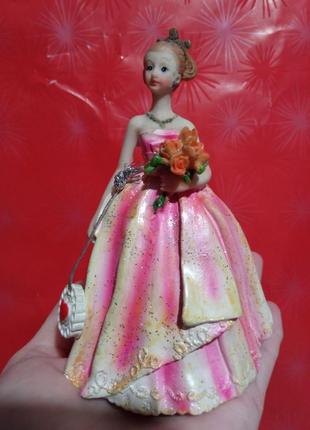 Статуэтка девушка