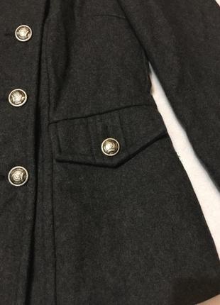Короткое пальто темно-серое шерстяное6 фото